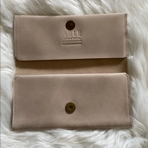 NWOT Able Debre Wallet in Bone - Picture 2 of 5